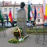Obchody 104. rocznicy śmierci Ludwika Zamenhofa - twórcy esperanto.