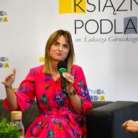 Pisarka Anna Rybakiewicz w Książnicy Podlaskiej.JPG